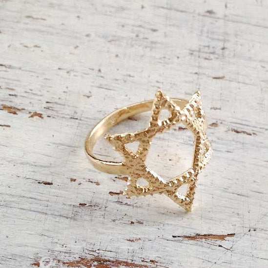 Magen David ring