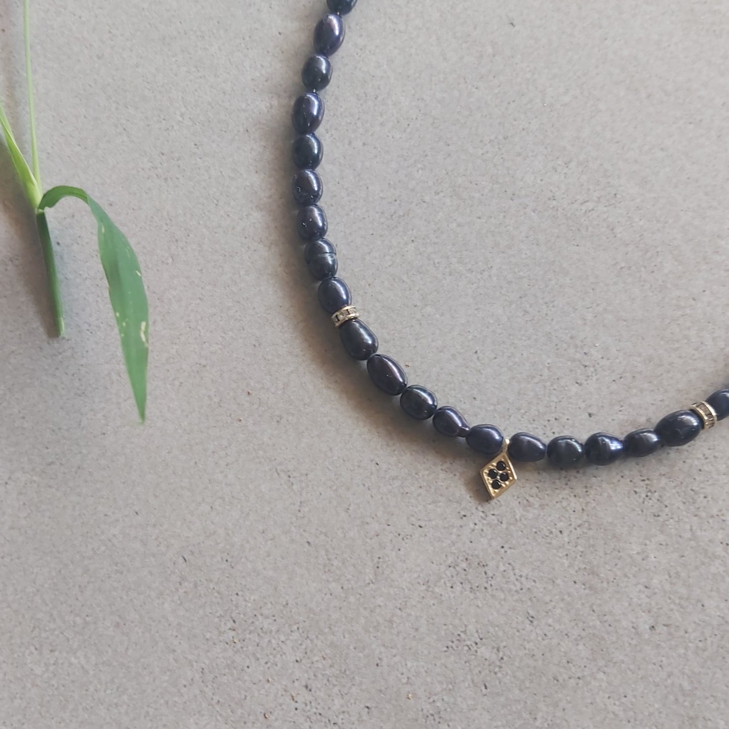 Black Pearl Beaded Necklace