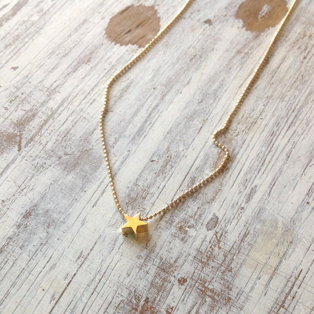 Tiny gold 2025 star necklace