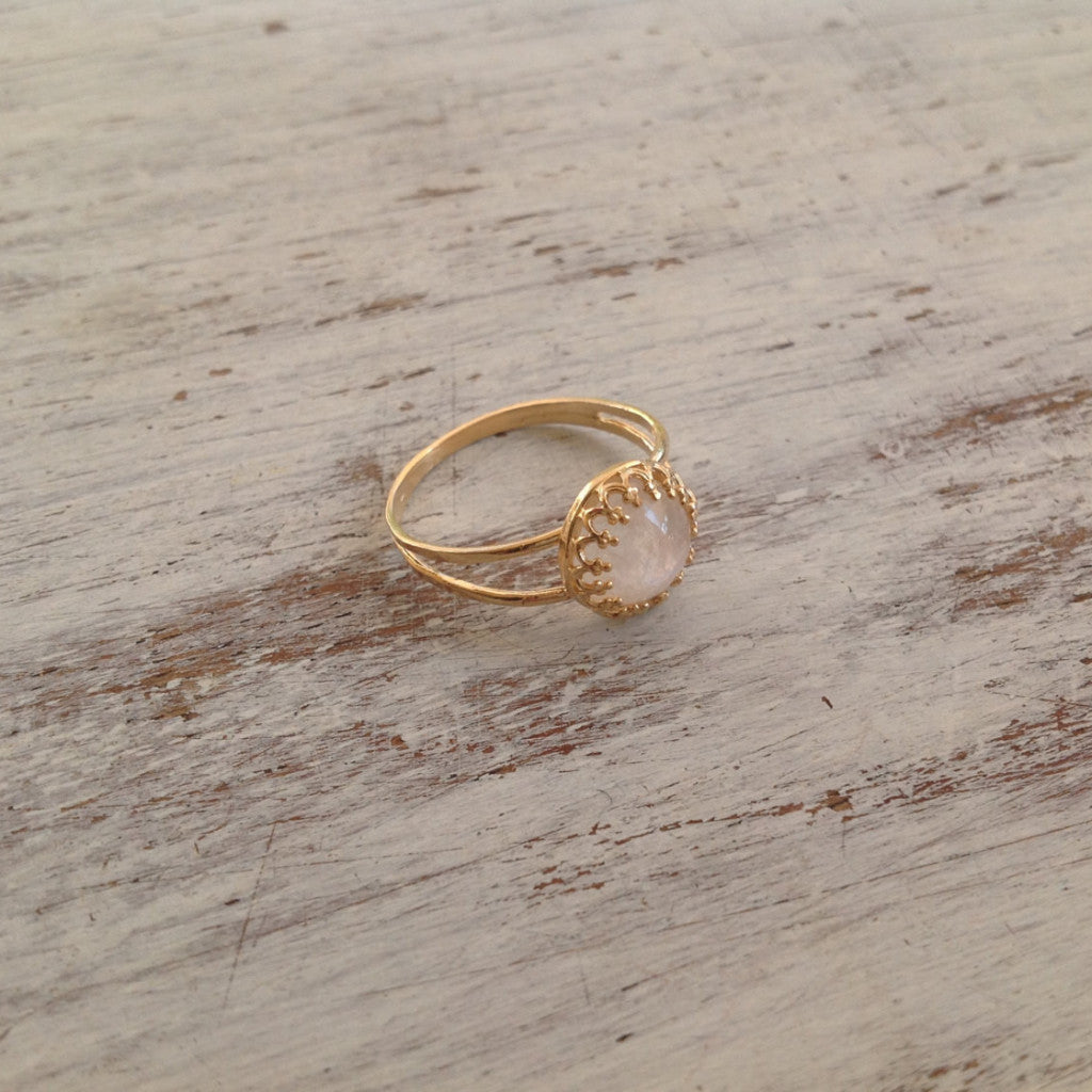 Gemstone ring
