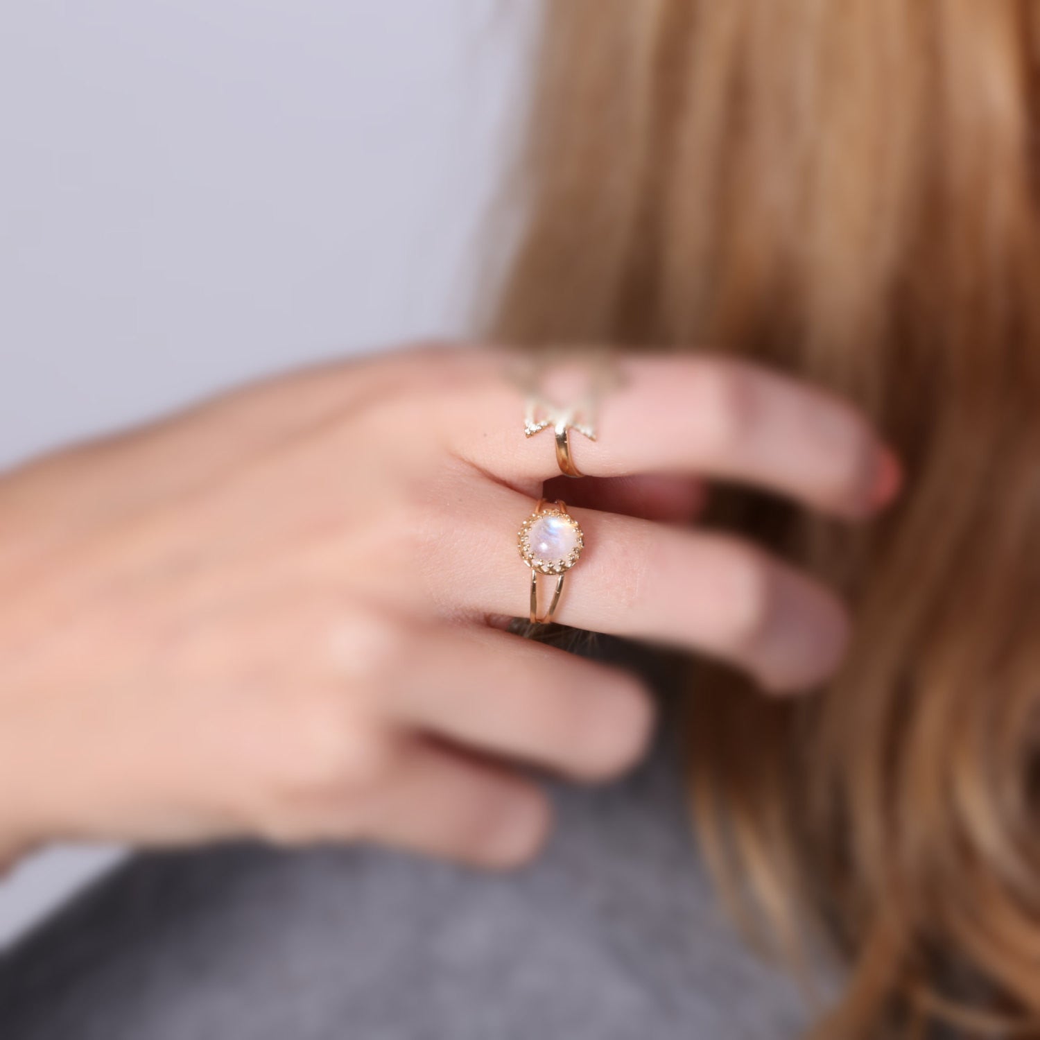 Moonstone ring gold