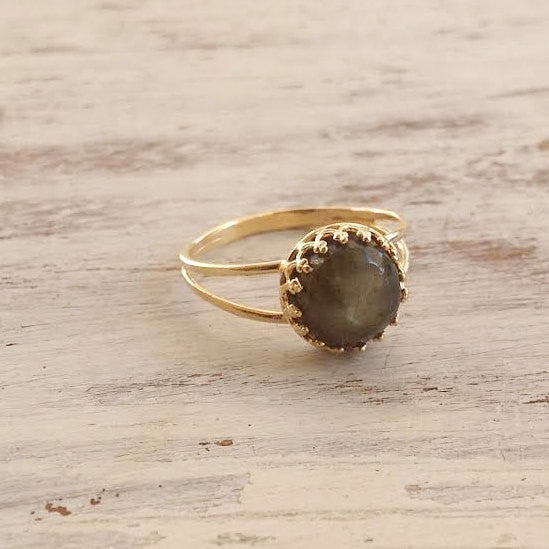 Labradorite ring