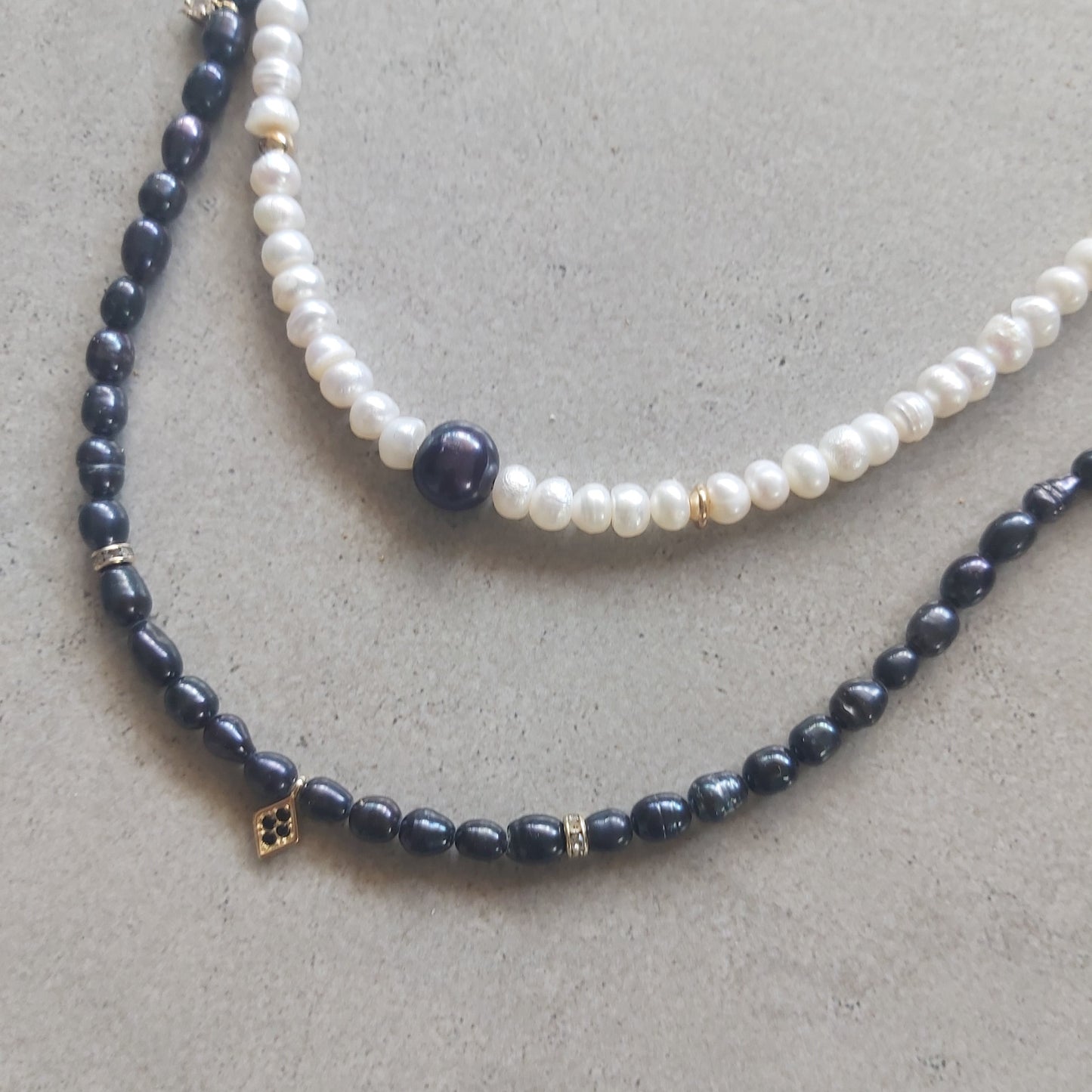 Black Pearl Beaded Necklace