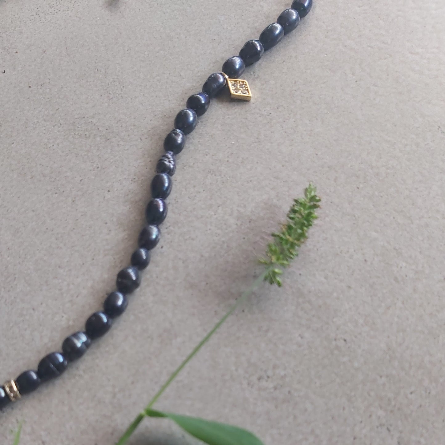 Black Pearl Beaded Necklace